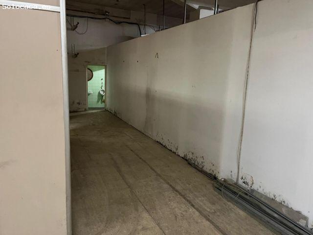 FANTÁSTICA NAVE EN TERRASSA
