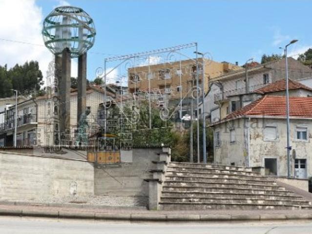 FANTASTICA OPORTUNIDADE DE INVESTIMENTO APARTAMENTO T1 NO CENTRO DE LORDELO PARADES COM LUGAR DE ESTACIONAMENTO E ARRUMO