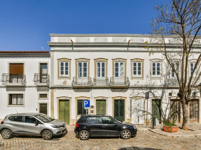 Fantástica Oportunidade De Investimento! Moradia Clássica D. 751m² Conceição e Estói