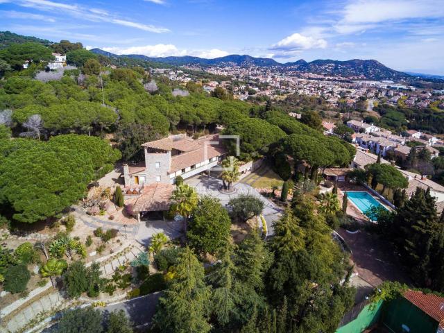 Fantástica casa de 578 m² con mucho carácter, fabulosas vist. 578m² Premia de Dalt