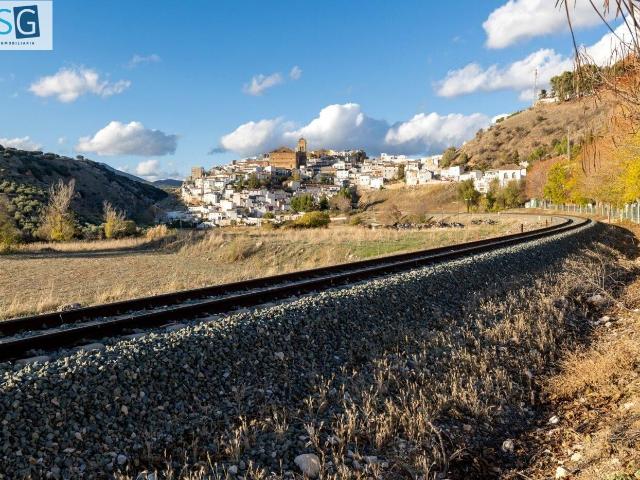 Fantástica parcela urbana en Iznalloz, construya su sueño!