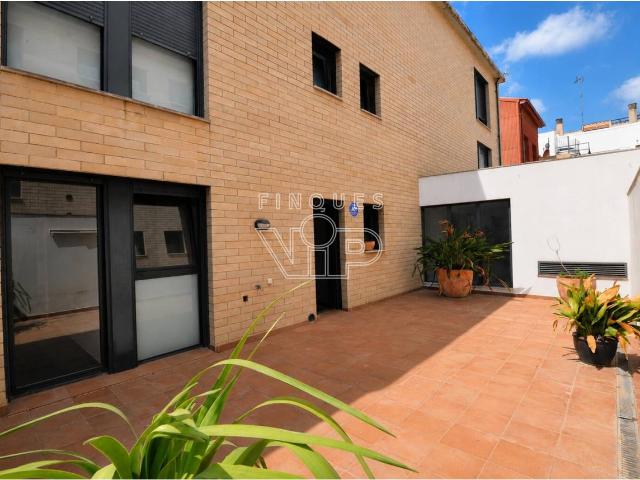 Fantástica planta baja en segunda línea de mar con patio privado de 34 m²