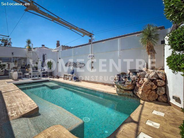 Fantástica propiedad con 2 casa independientes con piscina privada