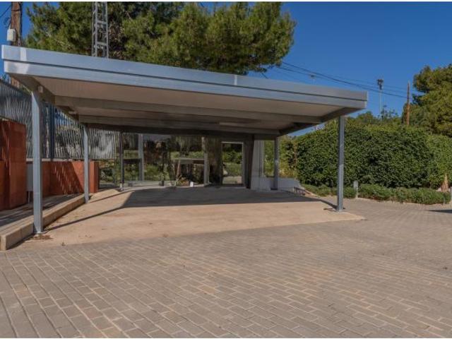 FANTASTICA VILLA DE 500 m2 CONSTRUIDOS PEÑA DE LAS AGUILAS SUELO URBANO