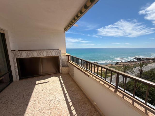 FANTASTICA VIVIENDA CON INCREIBLES VISTAS AL MAR, VENGA A VERLA