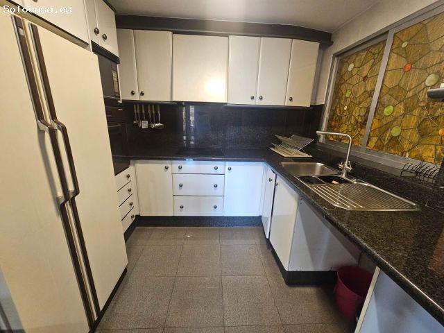 Fantástica vivienda en alquiler en Avenida Doctor Waksman Te presentamos este amplio y luminoso pis