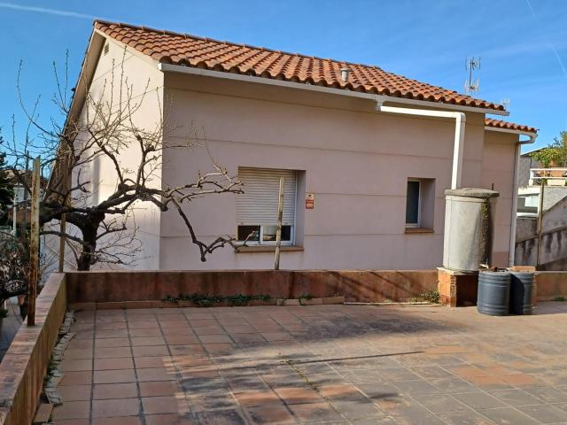 FANTÁSTICA VIVIENDA EN ZONA ALTA DE ESPLUGUES