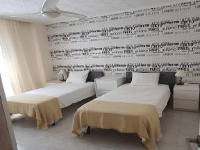 FANTÁSTICA VIVIENDA REFORMADA. JUNTO A LA PLAYA. IDEAL PARA VIVIR O COMO INVERSIÓN