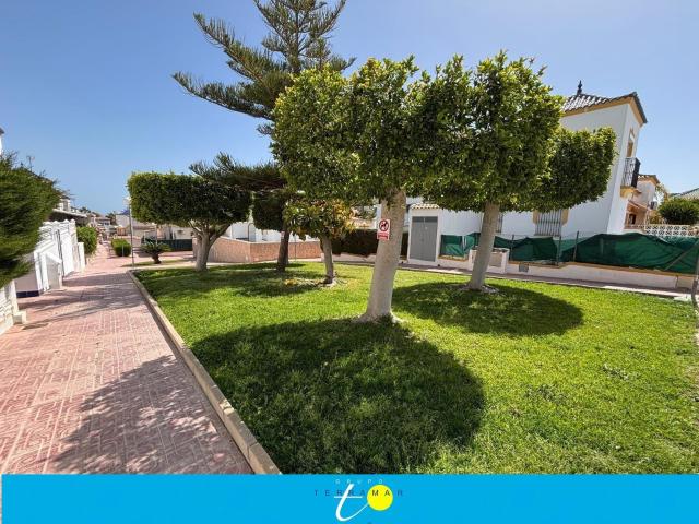 FANTASTICO ADOSADO CON 2 PISCINAS COMUNITARIAS, IDEAL PARA FAMILIAS