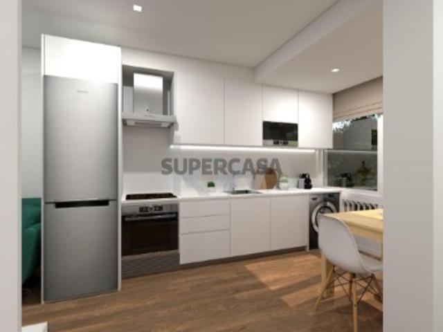 Fantástico Apartamento no Junqueiro Parede Totalmente Remodelado
