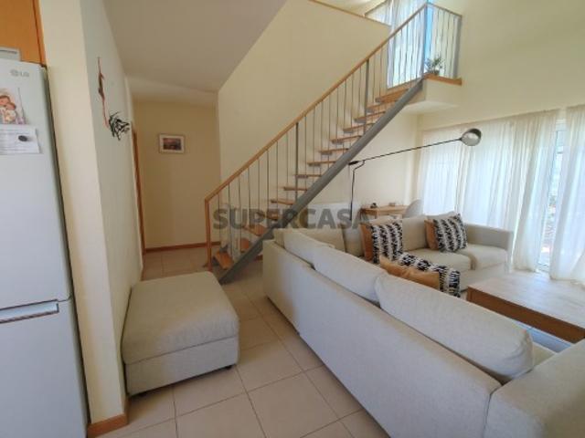 Fantástico apartamento com piscina e garagem