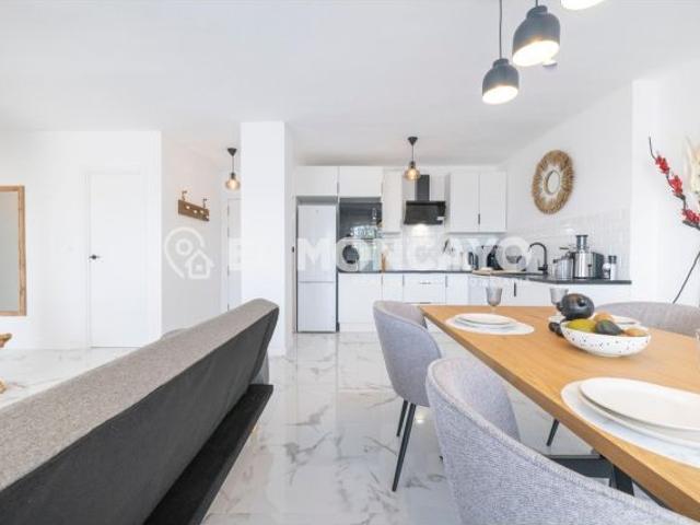 Fantástico apartamento con terraza y vistas al mar a 400m de las playas de Torrevieja, Alicante, Cos
