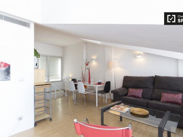 Apartamento de 3 dormitorios en alquiler en Embajadores, Madrid