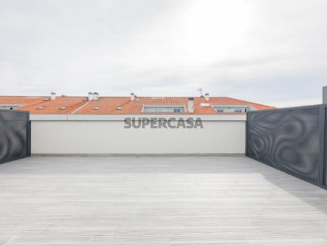 Fantástico Apartamento T4 Duplex junto ao Glicínias!