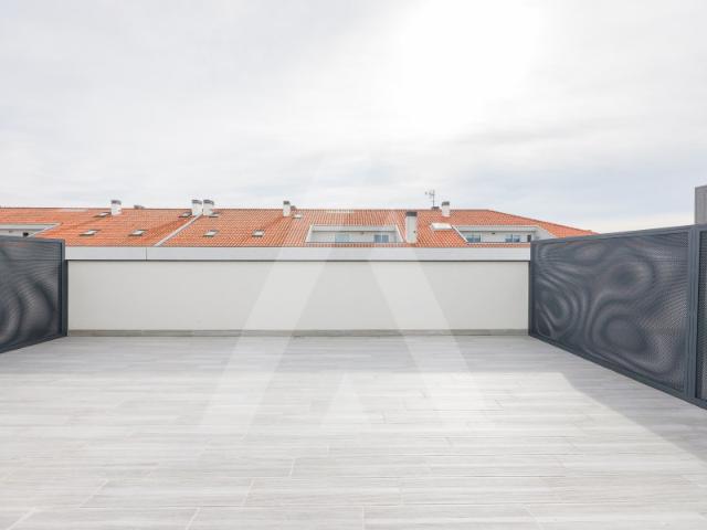 Fantástico Apartamento T4 Duplex junto ao Glicínias!