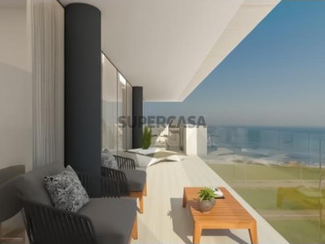 Fantástico Apartamento T4 junto a Praia com Varanda
