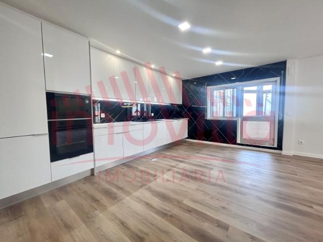 Fantástico Apartamento T4 Totalmente Remodelado no Centro da Póvoa de Varzim