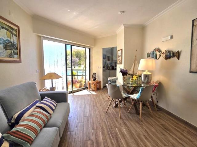 Fantástico Apartamento T1+1 com Terraço na Marina de Vilamoura, Algarve