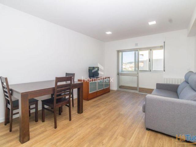 Fantástico Apartamento T1, totalmente remodelado, com vistas de mar! | 26063848492