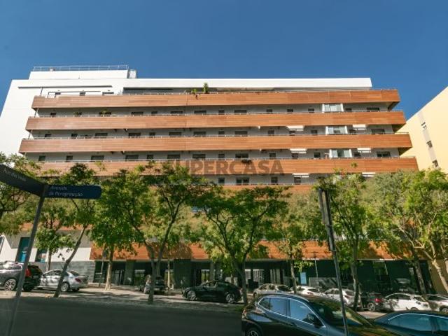 Fantástico Apartamento T2 com Spa, Ginásio, Piscina Interior e 2 Lugares De Estacionamento no Condomínio Flamingos do Tejo, Parque das Nações, Lisboa