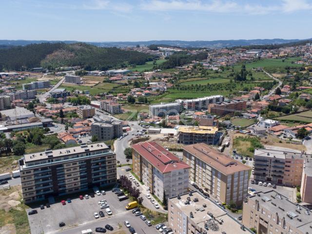 Fantástico Apartamento T2 localizado no Covelo, em Calendário