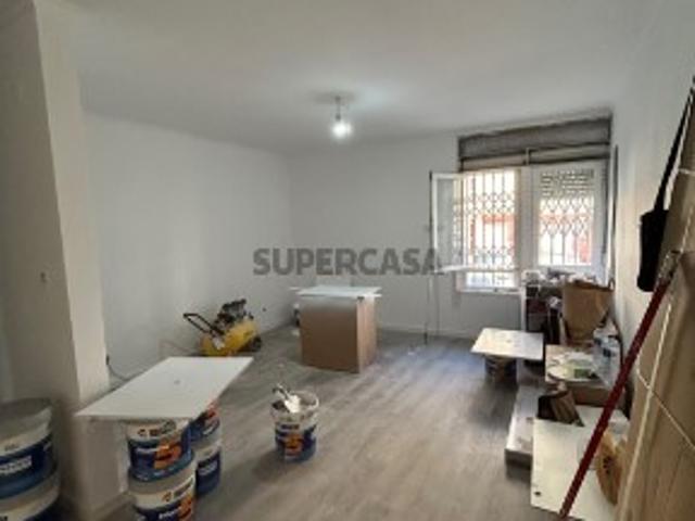 Fantástico Apartamento T2 Remodelado no Monte da Caparica