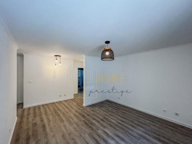 Fantástico Apartamento T2 Remodelado no Monte da Caparica