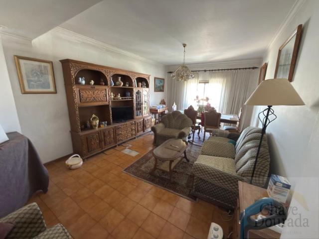 Fantástico apartamento T3 com sótão, na Av. Fernando Namora, com boas áreas