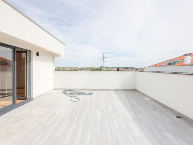 Fantástico Apartamento T3 Duplex junto ao Glicínias!