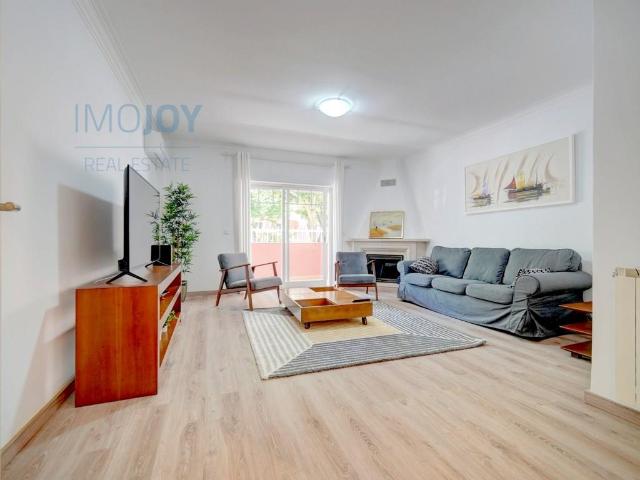 Fantástico Apartamento T3 para Venda na Costa da Guia em Cas. 0m² Cascais e Estoril