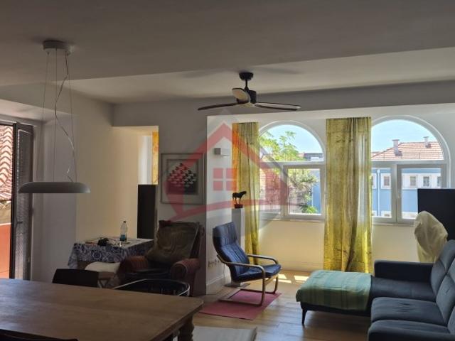 Fantástico Apartamento T3 Totalmente Renovado | Duas Frentes e Excelente Luminosidade Natural | São Vicente | Lisboa EXCLUSIVO