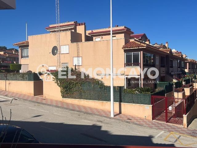 Fantástico bungalow planta alta en una exclusiva urbanización en Gran Alacant, Alicante, Costa Blanca