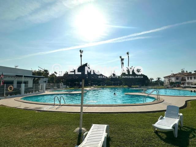 Fantástico bungalow planta alta en urbanización Lago Jardín, Torrevieja, Costa Blanca