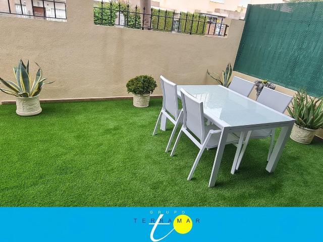 FANTASTICO CHALET ADOSADO CON PISCINA COMUNITARIA, ZONA TRANQUILA Y TODOS LOS SERVICIOS A A SU ALCANCE