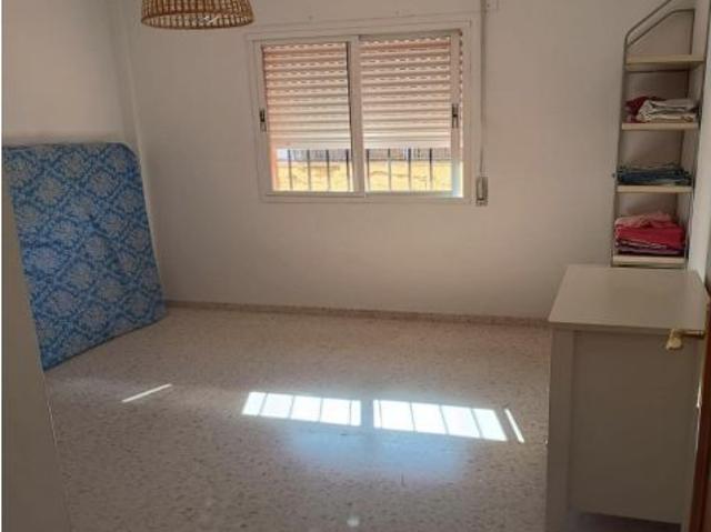 Fantástico chalet adosado con piscina y jardín en Huerta de Las Pilas