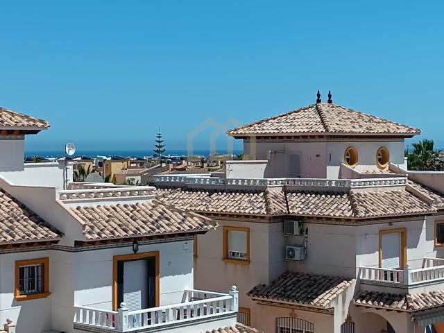 Fantástico chalet adosado en Lomas de Cabo Roig