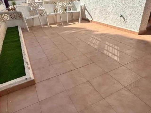 FANTASTICO CHALET ADOSADO RODEADO DE TODOS LOS SERVICIOS, IDEAL PARA VIVIR TODO EL AÑO