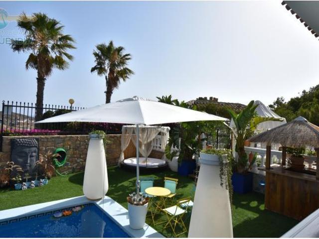 FANTASTICO CHALET EXCLUSIVO CON AMPLIA PARCELA Y VISTAS AL MAR