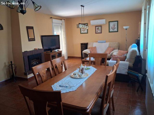 FANTASTICO CHALET INDEPENDIENTE CON PISCINA EN URBANIZACIÓN PRADO ENCINAS
