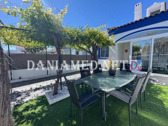 Fantástico chalet pareado situado en una zona tranquila y ag. 90m² El Verger