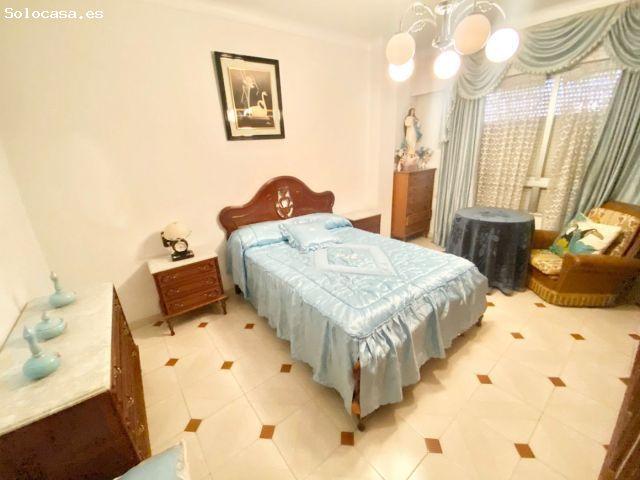 FANTÁSTICO EDIFICIO CON TRES VIVIENDAS Y LOCAL COMERCIAL, IDEAL PARA INVERTIR
