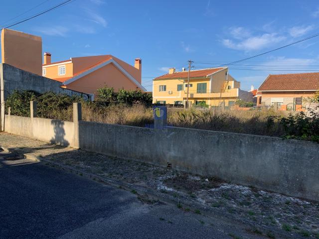 Fantástico lote urbano em Sacotes Mem Martins