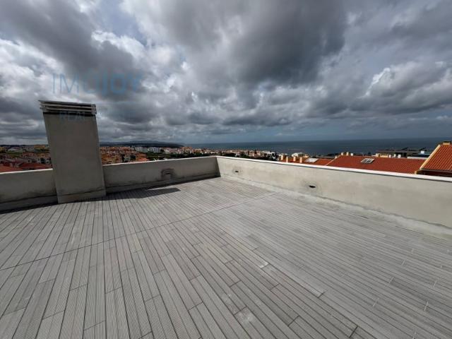 Fantástico Penthouse T2 com Vista Mar e Piscina, na Ericeira