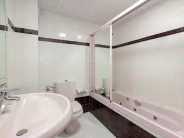 FANTÁSTICO PISO A 200 M PLAYA LA MISERICORDIA, 3 DORMITORIOS, TERRAZA. PLAZA DE GARAJE INCLUIDA