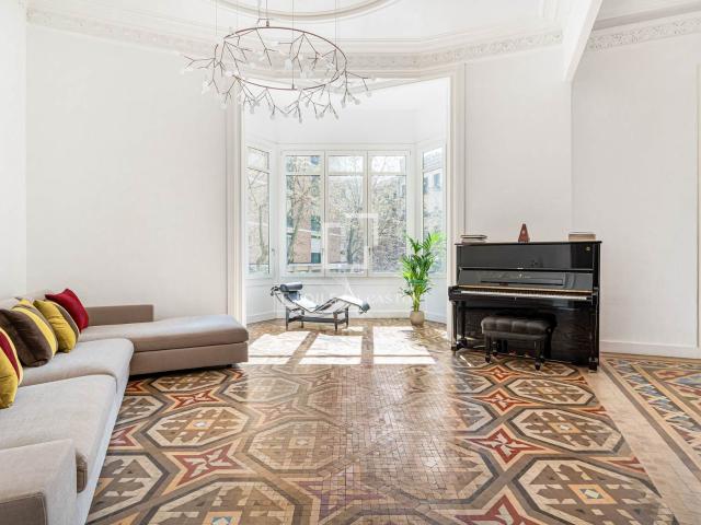 Fantástico piso de lujo distribuido en tres dormitorios dobl. 222m² Barcelona