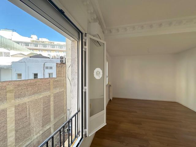 Fantástico piso en Paseo del Prado