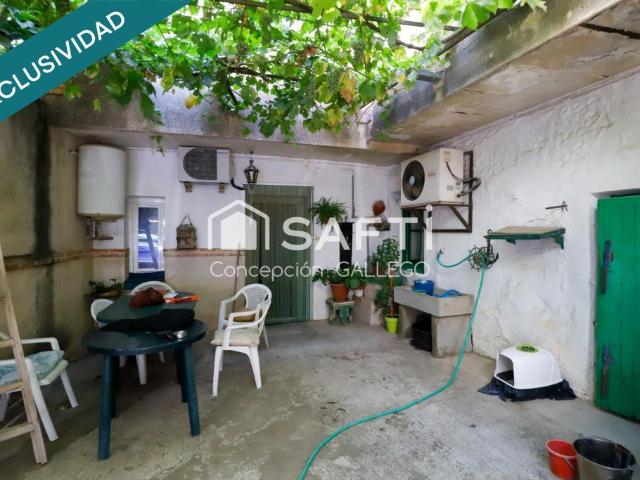 FANTÁSTICO PISO EN PLANTA BAJA CON PATIO, EN CAMPO DE CRIPTANA