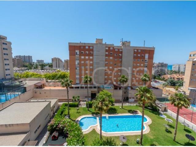 Fantástico piso en venta de 3 dormitorios y 2 baños con garaje en Avenida Condomina