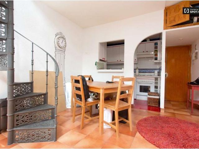 Fantástico piso exterior de 1 habitación en Chueca, cerca de la calle de Fuencarral
