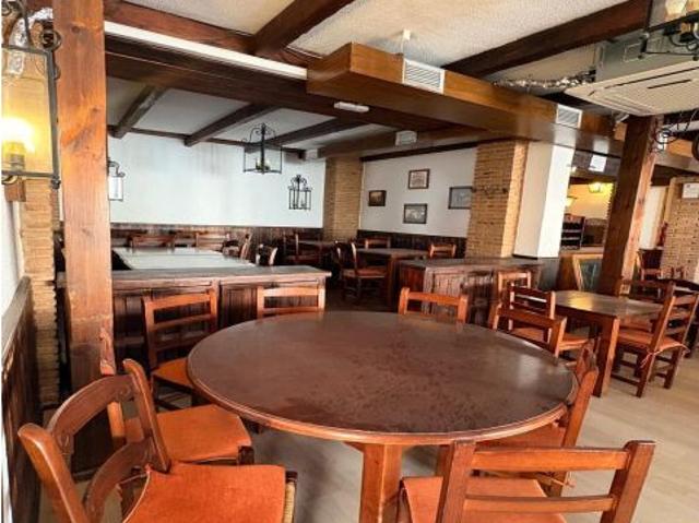 Fantástico restaurante de 250 m2 en alquiler | Centro de Alhendín | Totalmente equipado